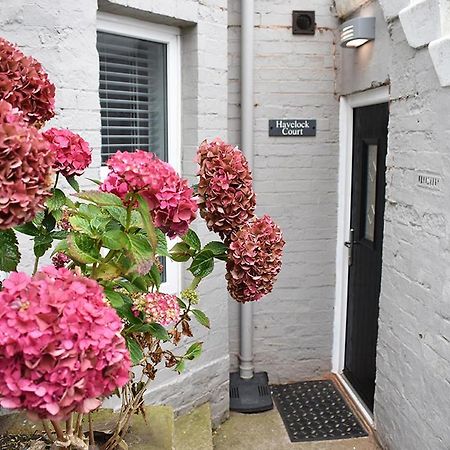 Havelock Court Apartment Whitby Bagian luar foto