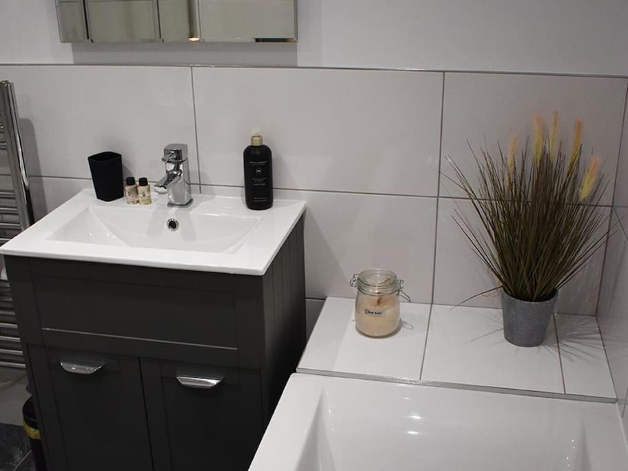 Havelock Court Apartment Whitby Bagian luar foto